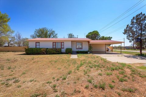 102 12th Street Plains TX 79355
