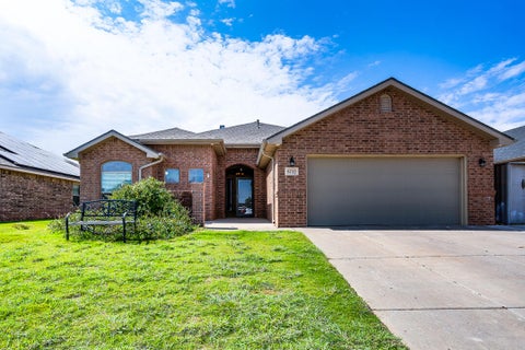 Photo of 5733 109th Street, Lubbock, TX 79424 (MLS # 202611927)