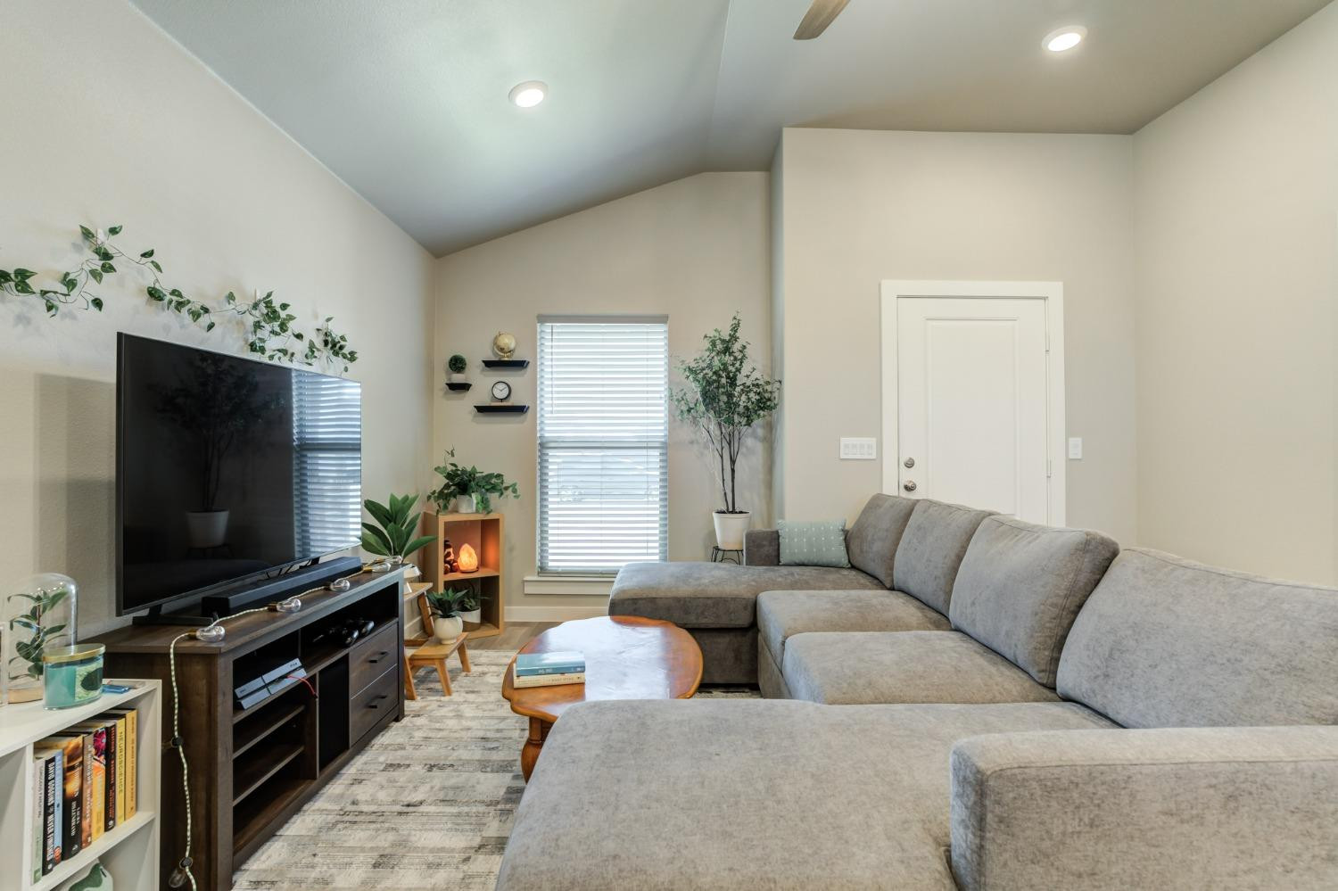 Lubbock, Texas 79416, United States, 3 Bedrooms Bedrooms, ,2 BathroomsBathrooms,Residential,Active,38474