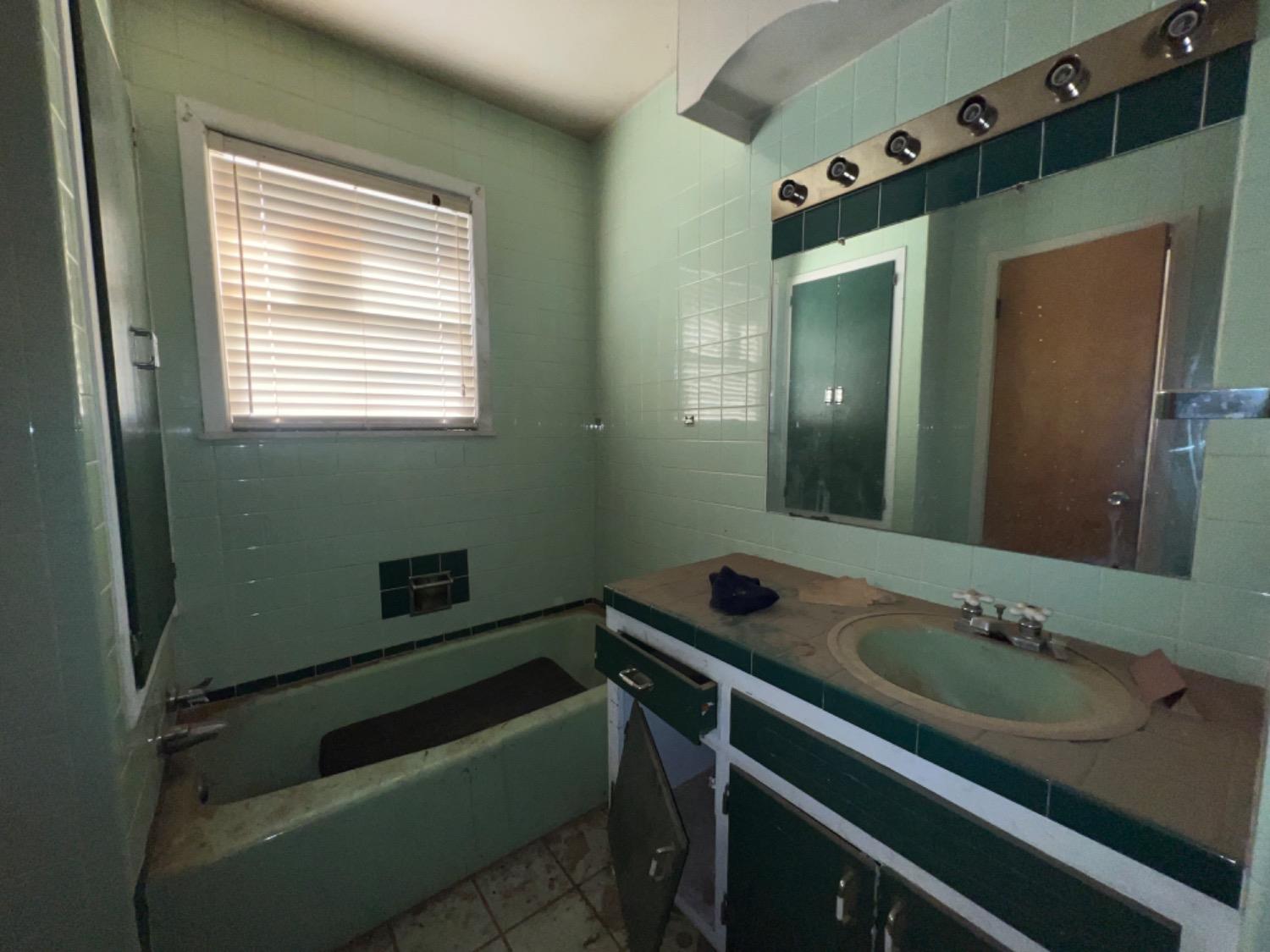 Lubbock, Texas 79403, United States, 3 Bedrooms Bedrooms, ,3 BathroomsBathrooms,Residential,Active,66874