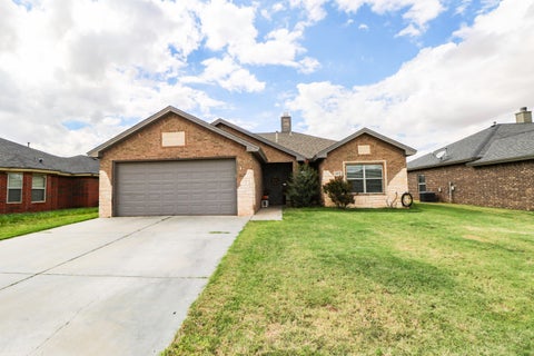 Photo of 1405 N Vinton Avenue, Lubbock, TX 79416 (MLS # 202613830)