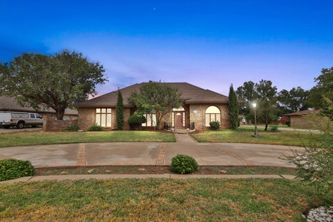 Photo of 6604 3rd Street, Lubbock, TX 79416 (MLS # 202613516)