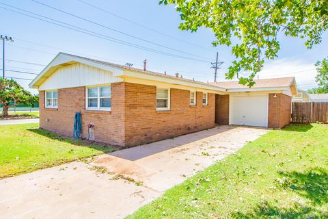 Photo of 1300 Locust Lane, Littlefield, TX 79339 (MLS # 202608901)