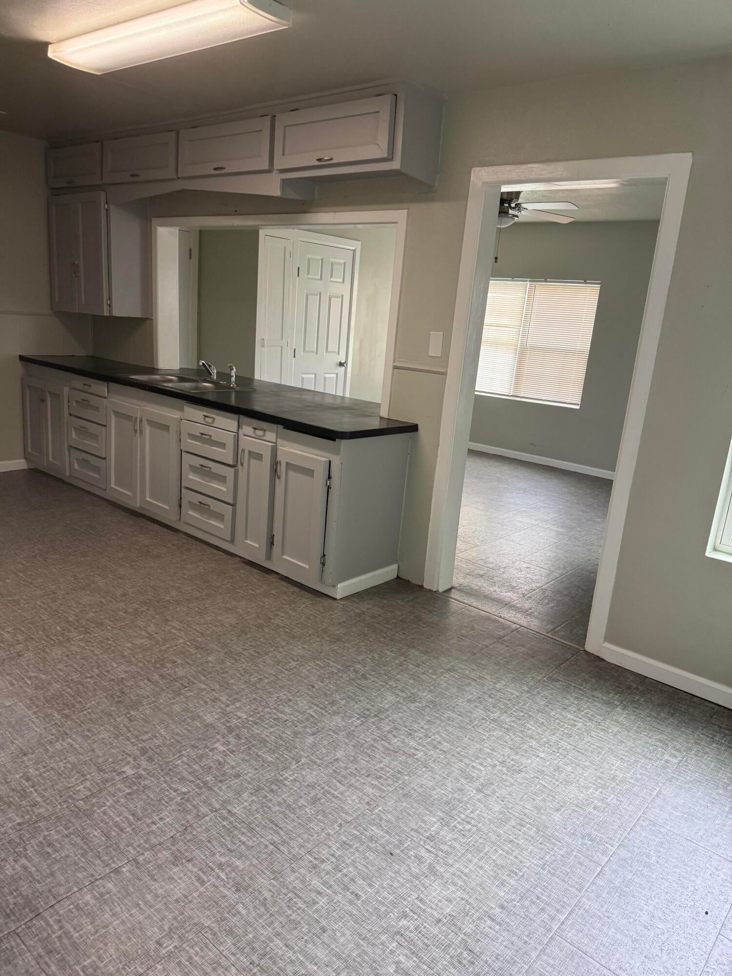 1523 23rd Street - Photo 3