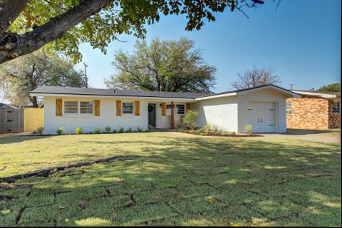 Photo of 4915 43rd Street, Lubbock, TX 79414 (MLS # 202612374)