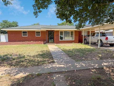 Photo of 504 SW 13th Street, Seminole, TX 79360 (MLS # 202608656)
