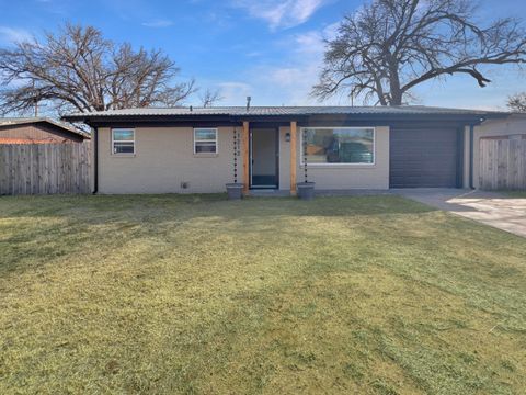 Photo of 1212 9th Street, Shallowater, TX 79363 (MLS # 202602690)