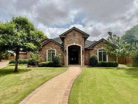Photo of 209 S Garland Street, Plainview, TX 79072 (MLS # 202607088)