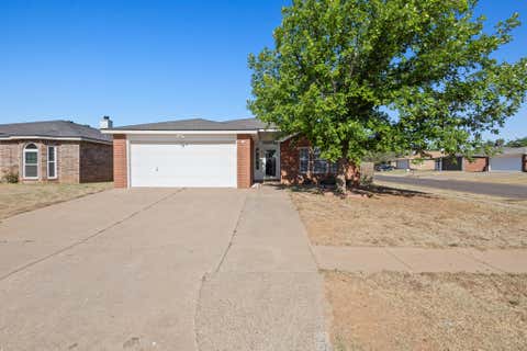 Photo of 802 Genoa Avenue, Lubbock, TX 79416 (MLS # 202606385)