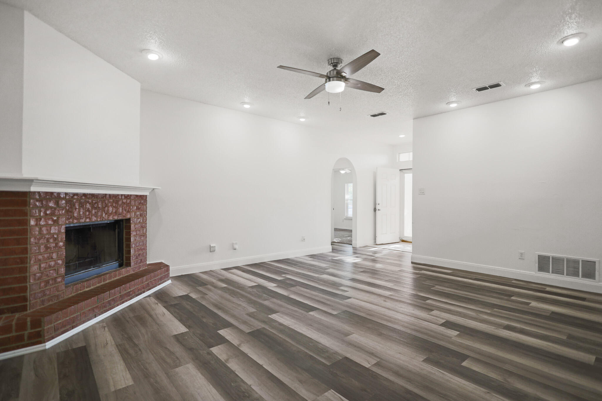 802 Genoa Avenue