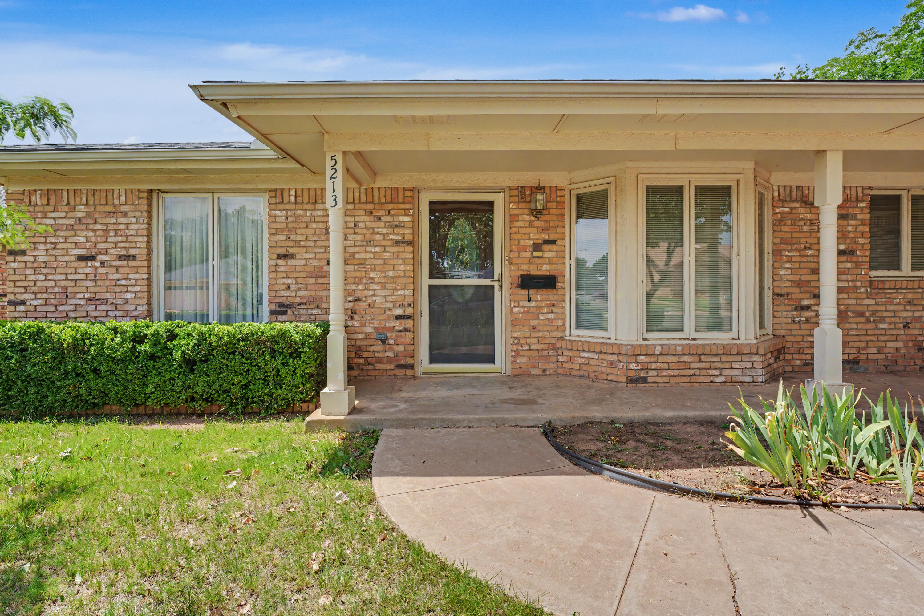 5213 86th Street - Photo 2