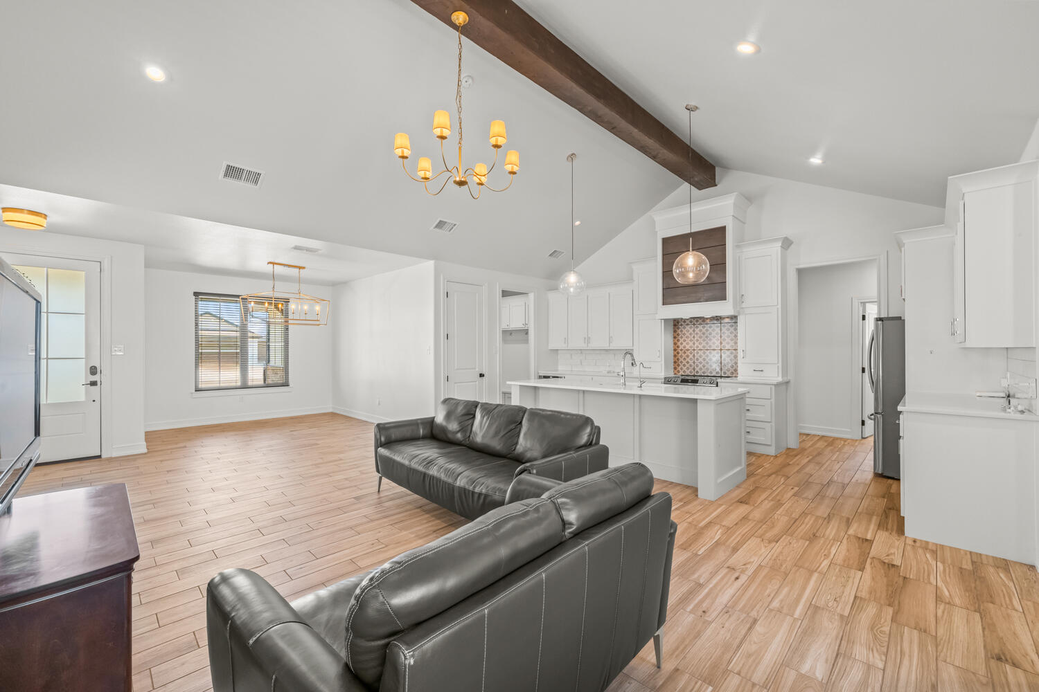 5911 Itasca Ave-19