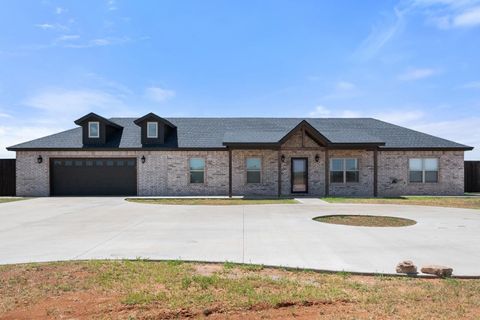 A home in Slaton