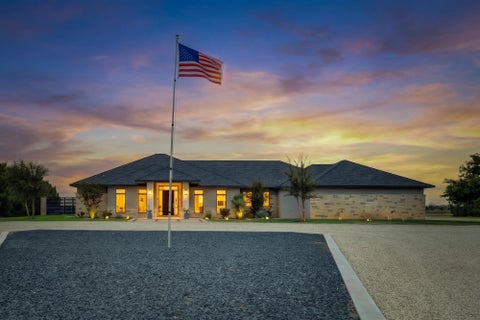 Photo of 12117 E F M 40, Slaton, TX 79364 (MLS # 202614070)