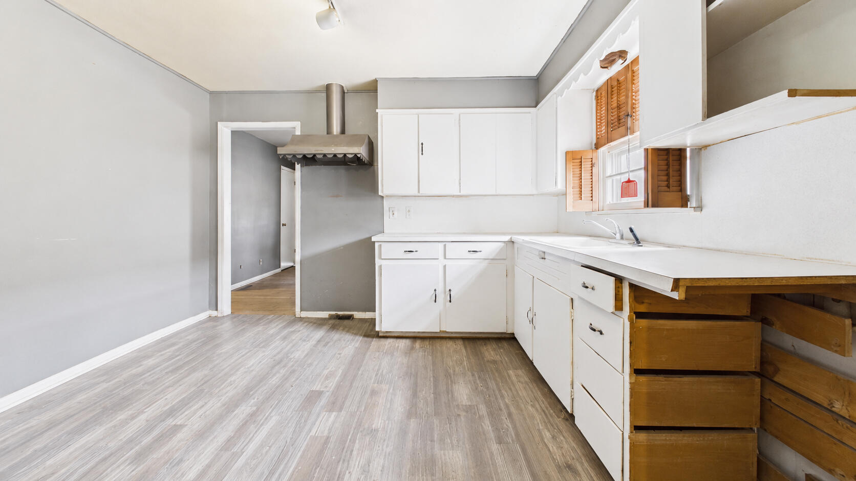 518 W 2nd Street