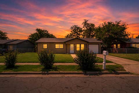 Photo of 2614 E Cornell Street, Lubbock, TX 79403 (MLS # 202611680)