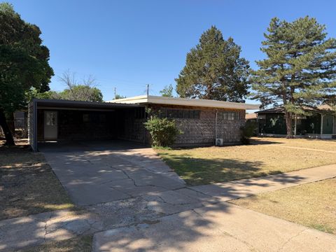 Photo of 117 SW 9th ST, Plainview, TX 79072 (MLS # 202606562)