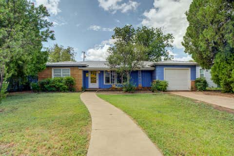 Photo of 2605 40th Street, Lubbock, TX 79413 (MLS # 202609586)