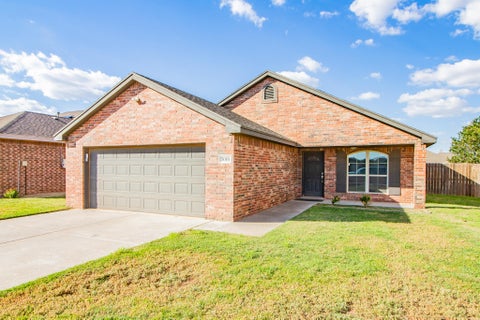 Photo of 5010 Lehigh Street, Lubbock, TX 79416 (MLS # 202613983)