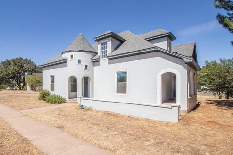 A home in Sweetwater