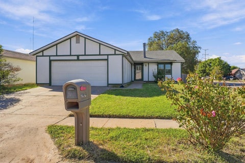 Photo of 2909 94th Street, Lubbock, TX 79423 (MLS # 202613763)