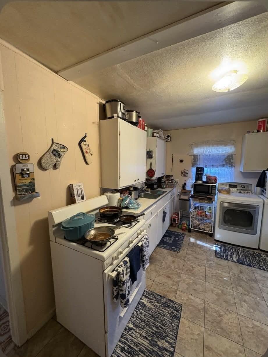 2125 Oakland Drive