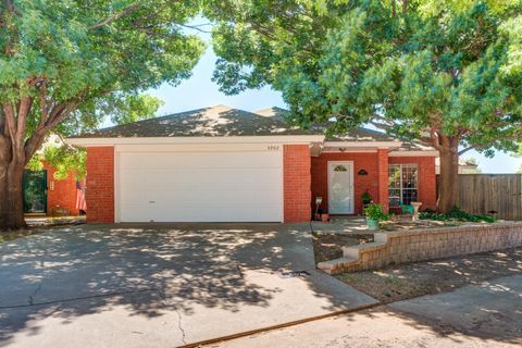 Photo of 5902 Richmond Avenue, Lubbock, TX 79414 (MLS # 202606172)