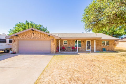 Photo of 1606 E Casa Linda Lane, Brownfield, TX 79316 (MLS # 202611820)