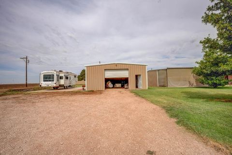 A home in Ropesville