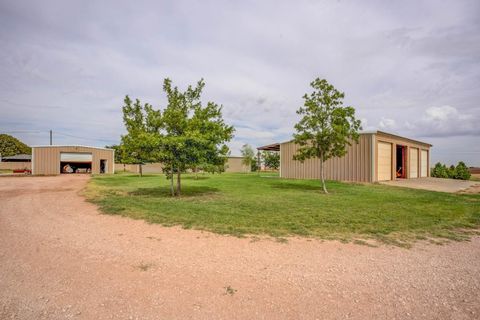 A home in Ropesville