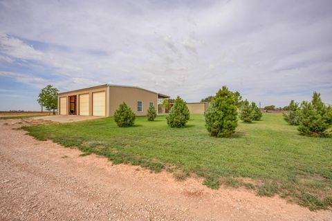 A home in Ropesville