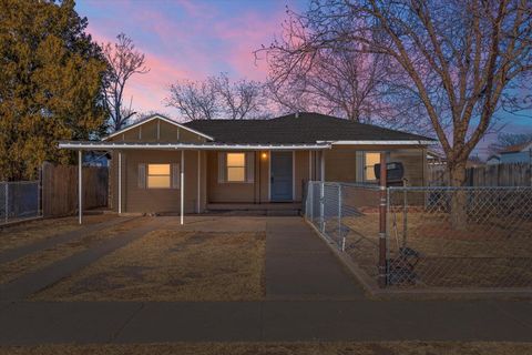 Photo of 2012 62nd Street, Lubbock, TX 79412 (MLS # 202606597)