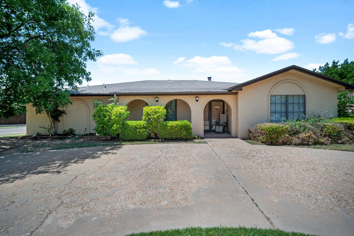 8512 Louisville Drive