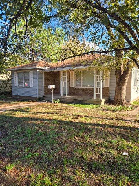 Photo of 3819 33rd Street, Lubbock, TX 79410 (MLS # 202613799)