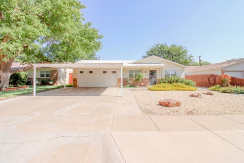 Photo of 4808 53rd Street, Lubbock, TX 79414 (MLS # 202610507)