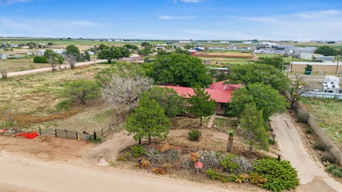 Photo of 510 E County Road 7270, Lubbock, TX 79404 (MLS # 202613450)