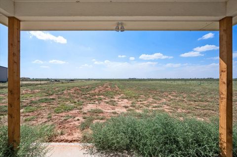 A home in Slaton