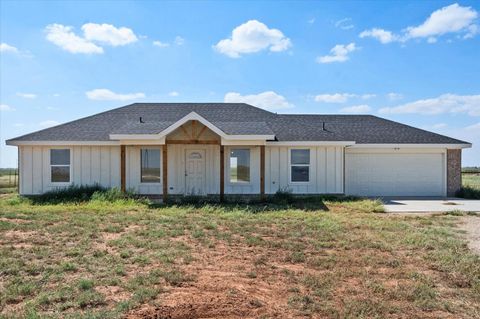 A home in Slaton