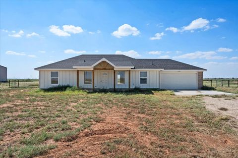 A home in Slaton