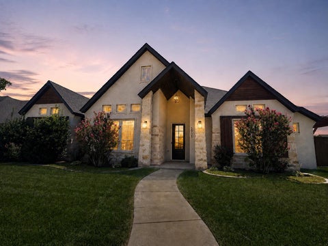 Photo of 5905 112th Street, Lubbock, TX 79424 (MLS # 202613075)