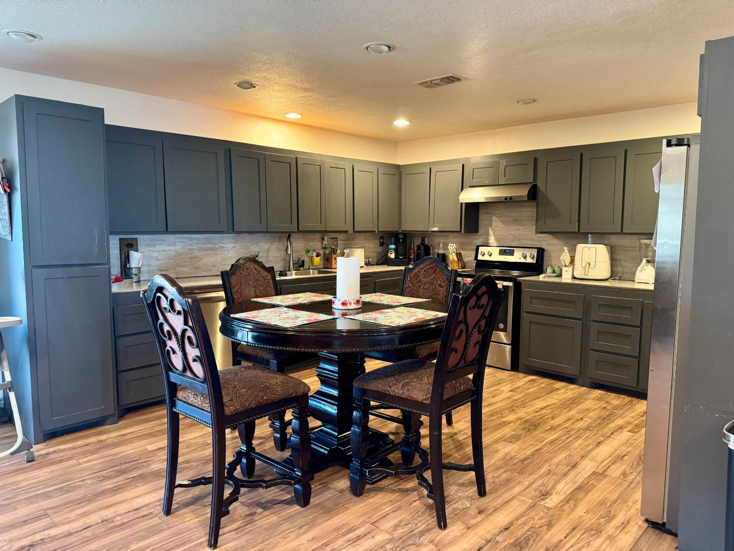 1046 Bowie Street, Denver City, TX, 79323 4 1046 Bowie Street