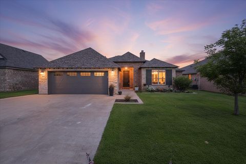 Photo of 6906 68th Street, Lubbock, TX 79424 (MLS # 202608877)