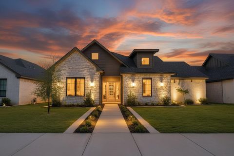 Photo of 4620 138th Place, Lubbock, TX 79424 (MLS # 202607401)