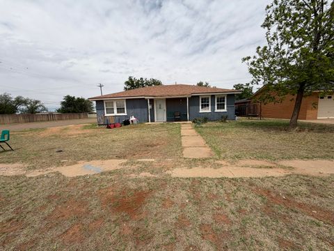 Photo of 1101 E Reppto Street, Brownfield, TX 79316 (MLS # 202605504)