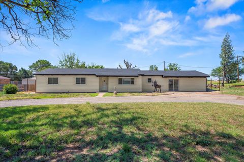102 3rd Street Plains TX 79355