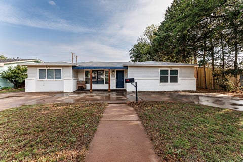 Photo of 4208 40th Street, Lubbock, TX 79413 (MLS # 202612721)