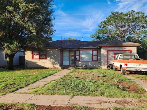 Photo of 2005 61st Street, Lubbock, TX 79412 (MLS # 202605980)