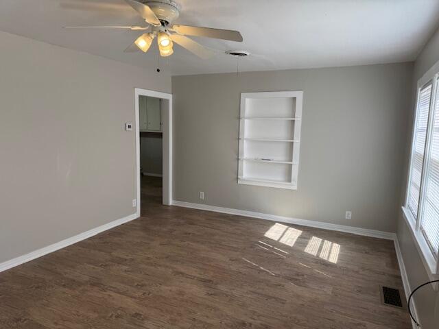 1040 W Dickens Street