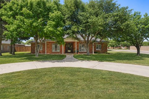 Photo of 7402 95th Street, Lubbock, TX 79424 (MLS # 202608466)