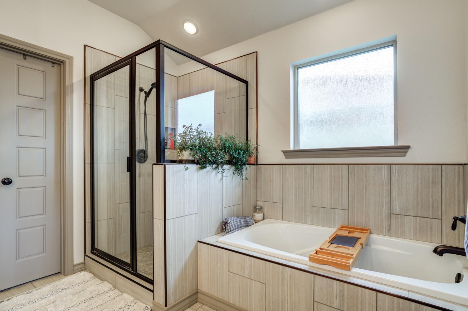 Lubbock, Texas 79424, United States, 3 Bedrooms Bedrooms, ,2 BathroomsBathrooms,Residential,Active,52638